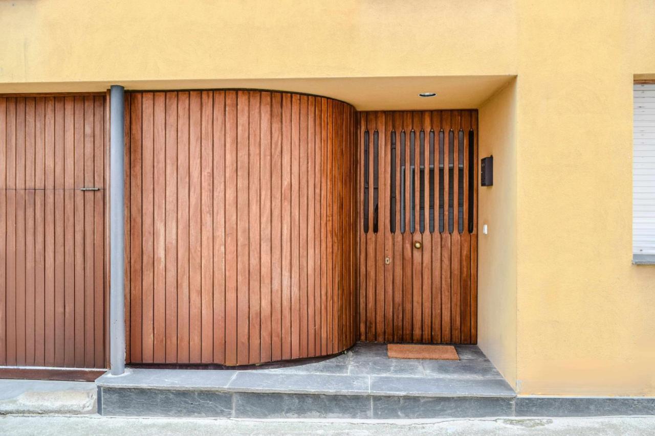 Can Falga Casa Con Jardin En El Corazon De Besalú Kültér fotó